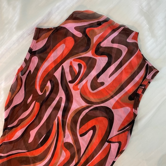 Pretty Little Thing Retro Bodysuit - Picture 4 of 4